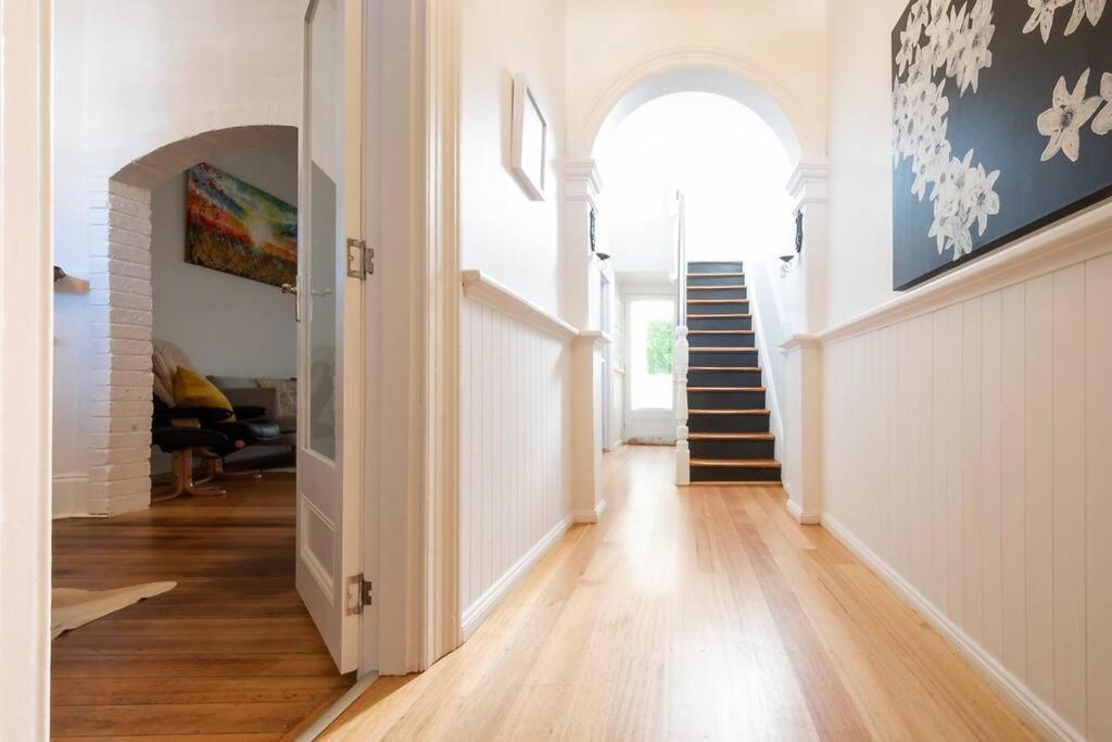 Historic Beauty In The Cbd! Parking And Wifi Apartment Launceston Exterior photo